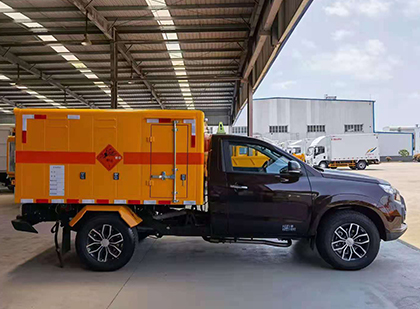 双湖爆破器材运输车