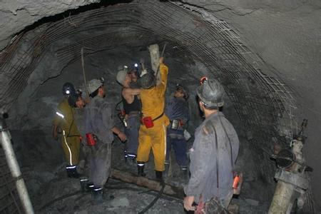 双湖工程爆破中的危险因素分析以及应对工程爆破危险的措施