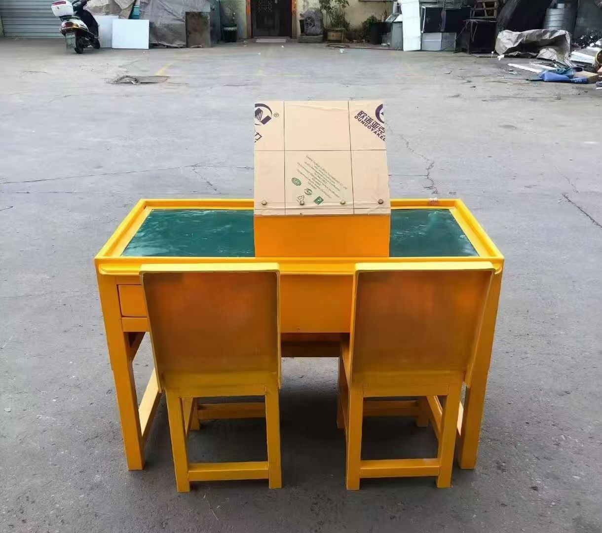双湖防静电导通桌井下煤矿火工品发放桌：危险品流转的安全守护者